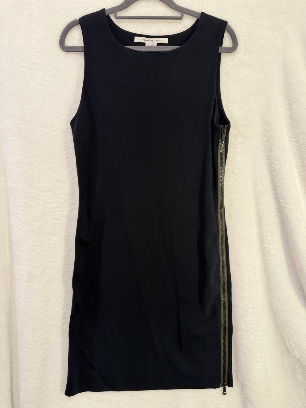 DVF Diane Von Furstenberg Navy Blue Sheath Dress Sz 8 Side Zippers Sleeveless